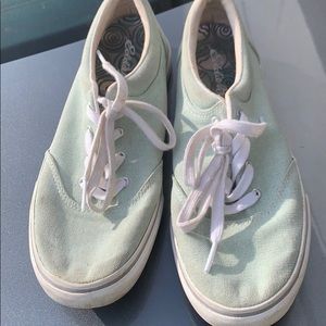 Eddie Bauer tennis shoes